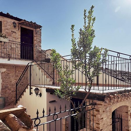 Bed and Breakfast Il Cortiletto Del Borgo Pietra Montecorvino Экстерьер фото